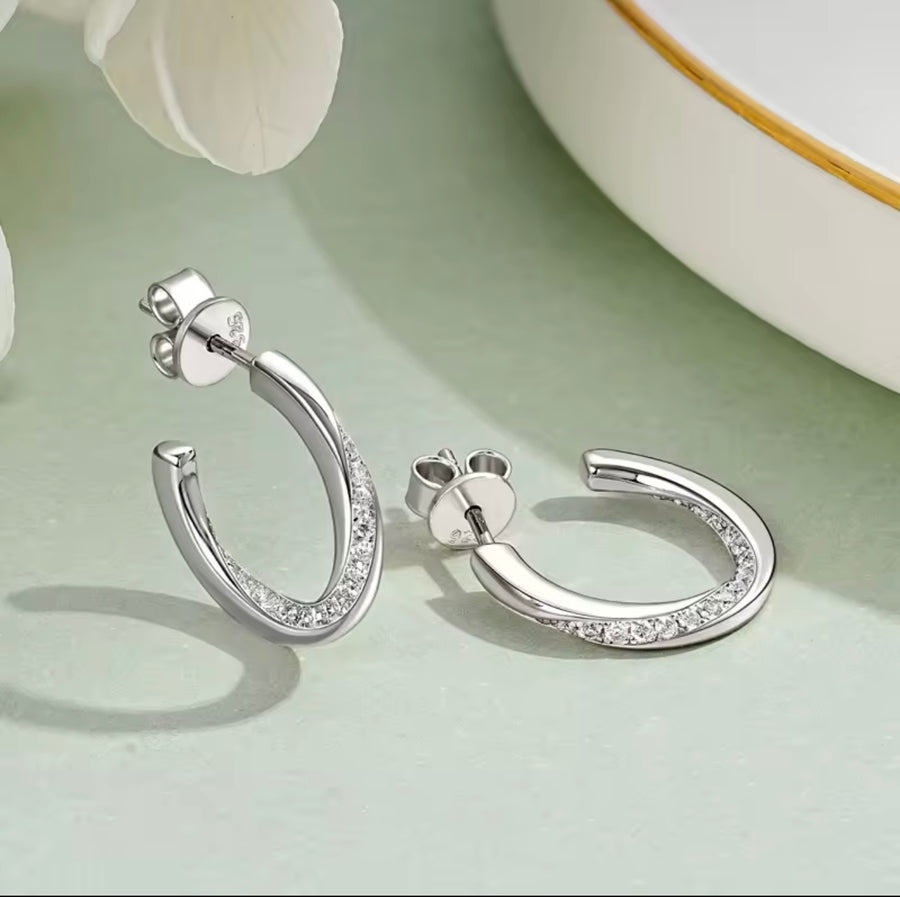 C-shaped Stud Earring