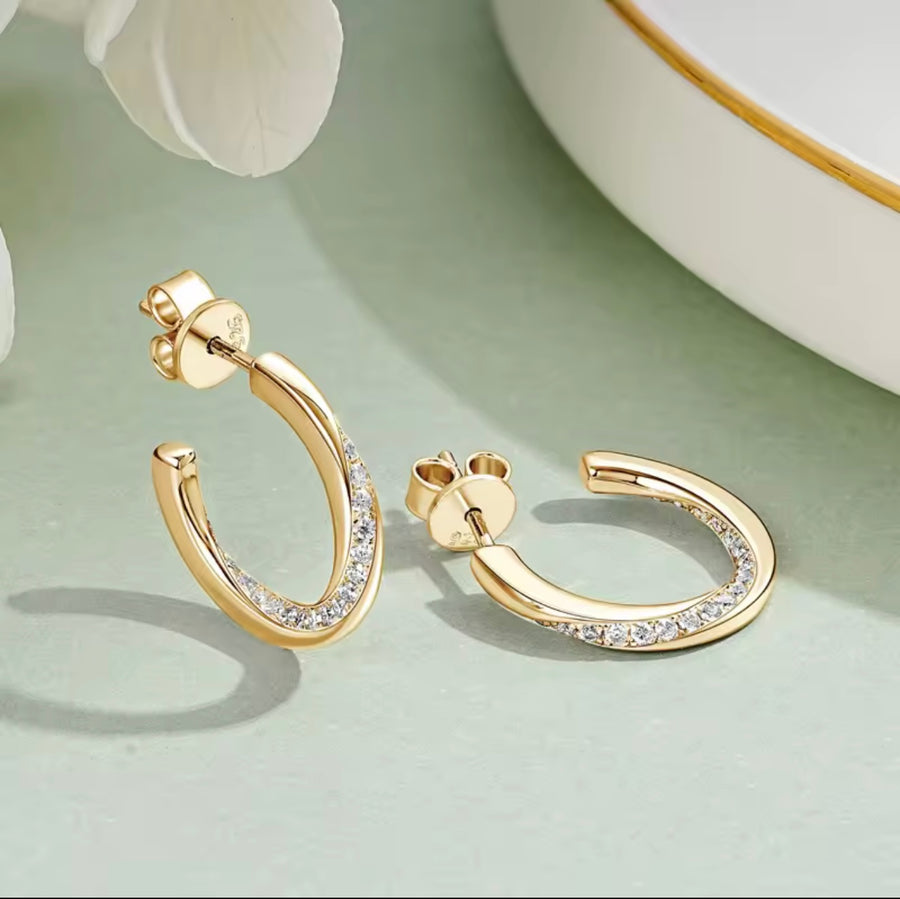 C-shaped Stud Earring