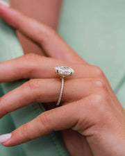 Shimmering Oval