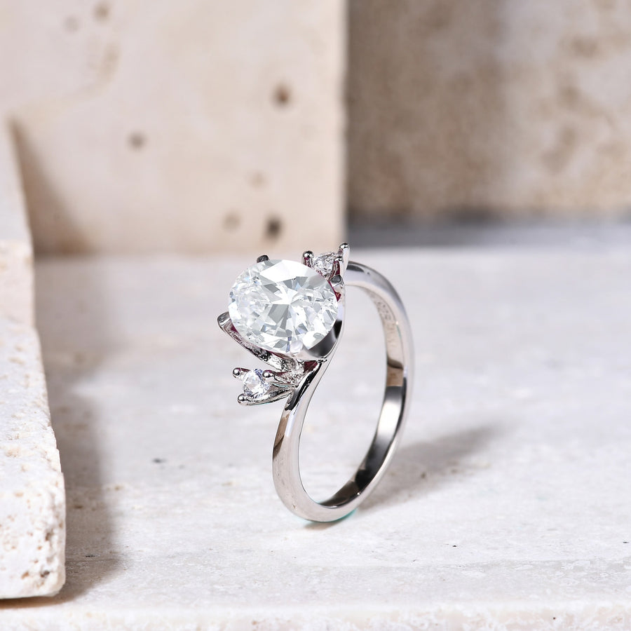 Oval Solitaire Rings
